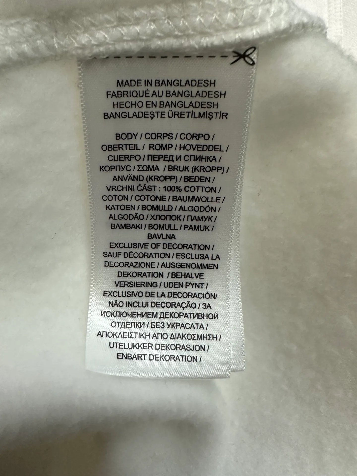 P330 Ralph Lauren logo embroidered sweatshirt. Customized cloud-like honey cotton fleece sweatshirt material. It feels delicate and comfortable against the skin. It is mainly made of deep black and is decorated with exquisite white pony logo. It is highly recognizable. Customized hardware. Thread. Accessories. Matching. Same style for men and women. -Color: Black White Blue Gray -Size: S M L XL